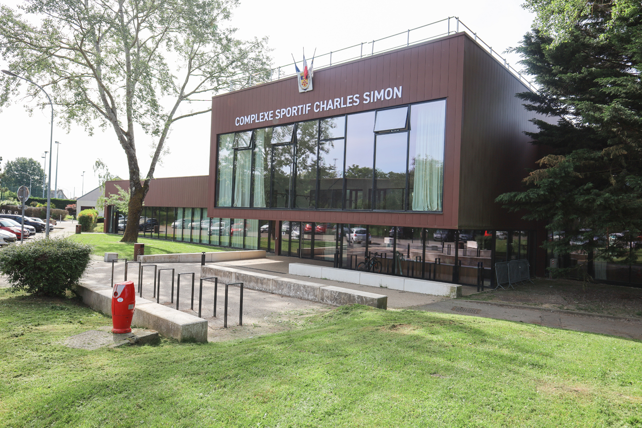COMPLEXE SPORTIF CHARLES SIMON COMPLEXE SPORTIF CHARLES SIMON
